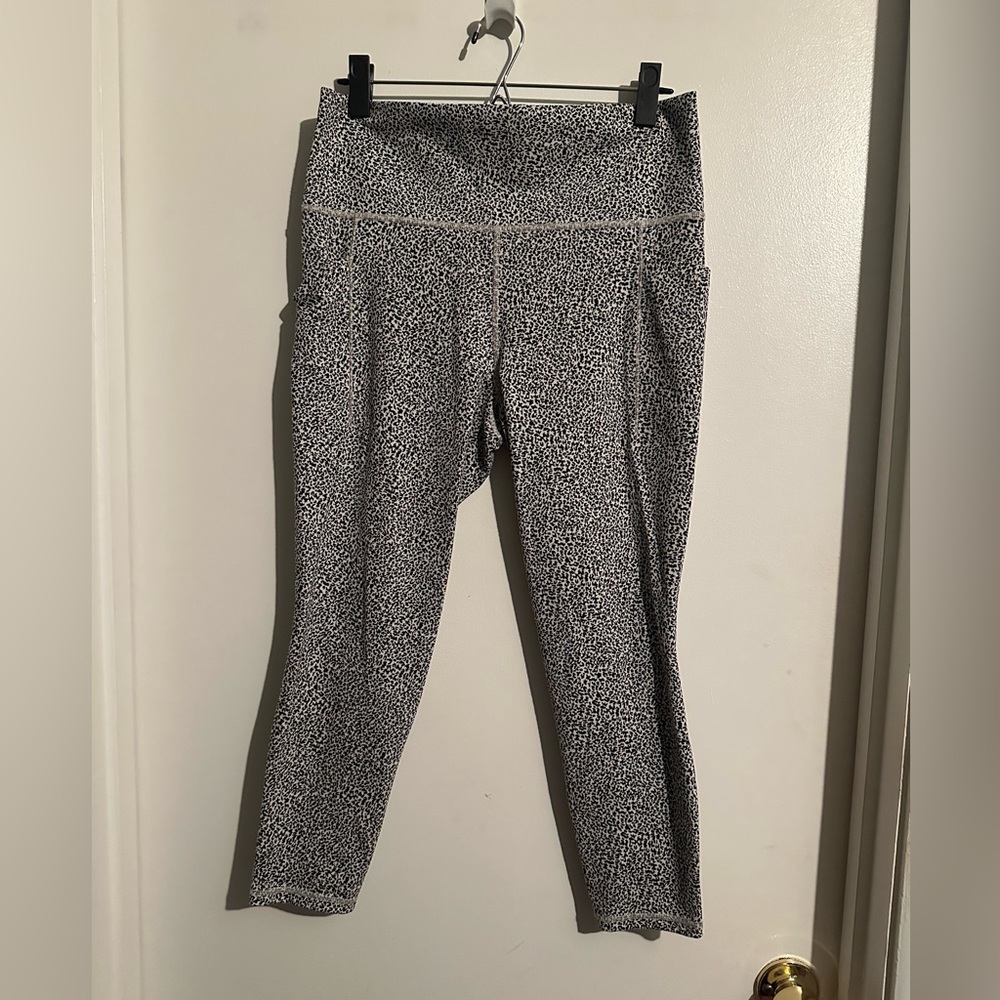 Athleta Salutation Stash Leggings, L